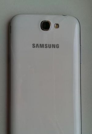 Samsung Galaxy Note 2, biely