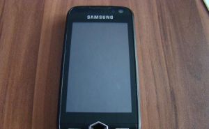 Samsung s8000