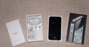 IPhone 4 32GB cierny/volny/bez skrabanca